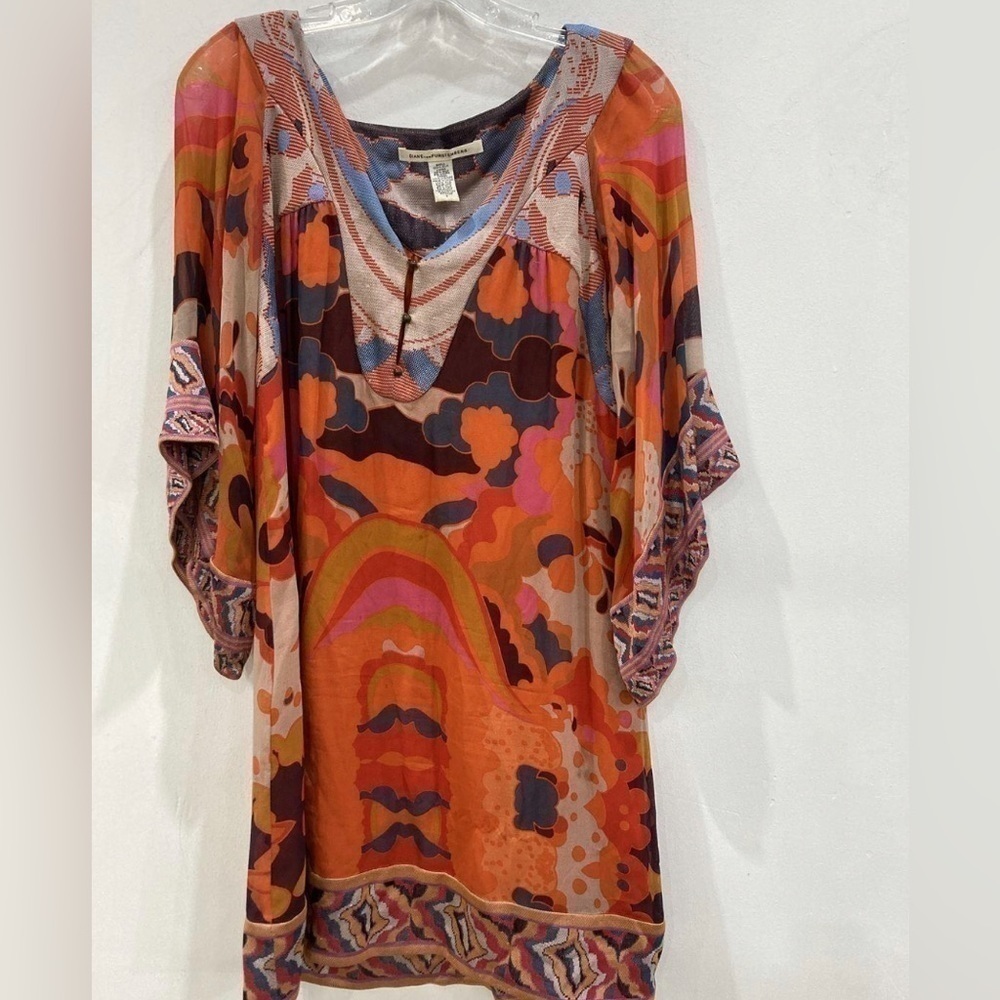 DVF vibrant fun mini dress. Sheer sleeves. - Picture 11 of 11